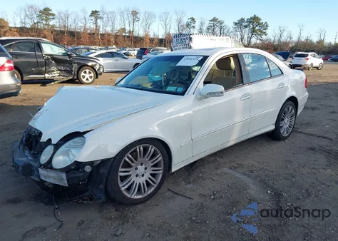 2008 Mercedes-Benz E 350 4Matic z USA, uszkodzony, nr VIN WDBUF87X38B293117